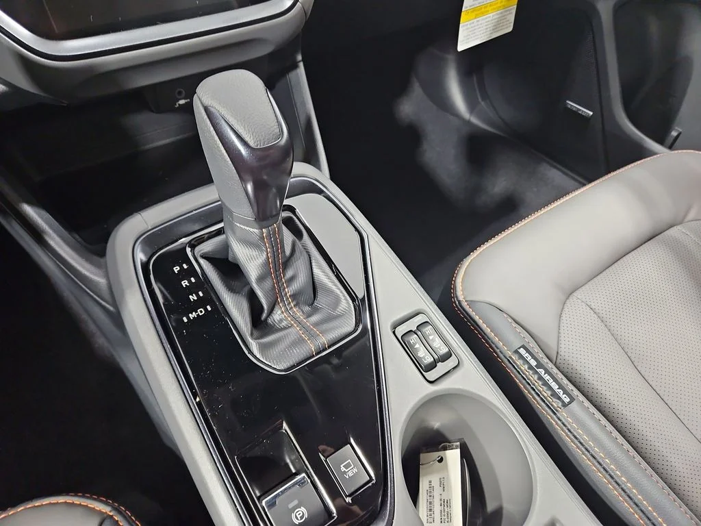 New 2026 CRYSTAL WHITE PEARL Subaru Limited Hybrid image 24