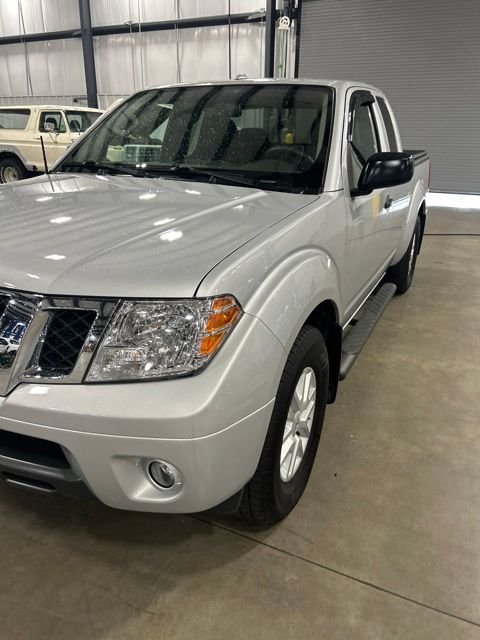 Used 2017 Brilliant Silver Nissan SV image 4