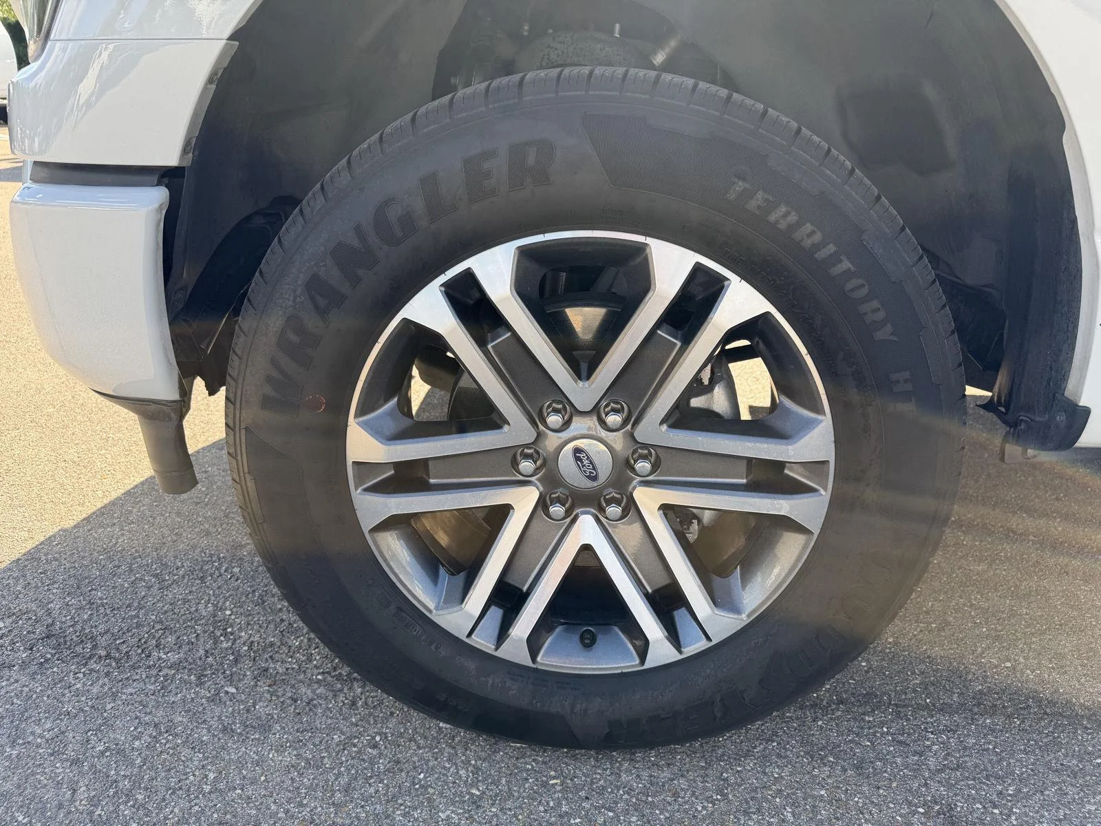 Used 2023 Avalanche Gray Ford XL image 24