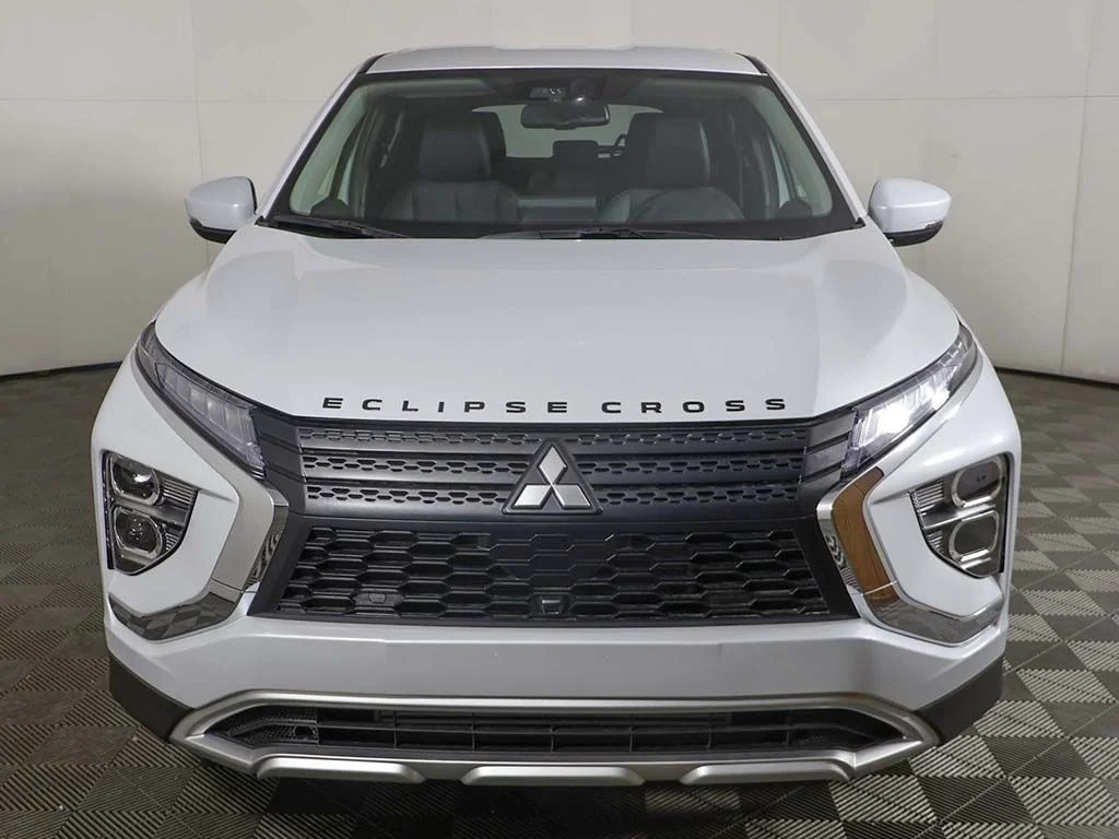 New 2026 White Mitsubishi SE image 11
