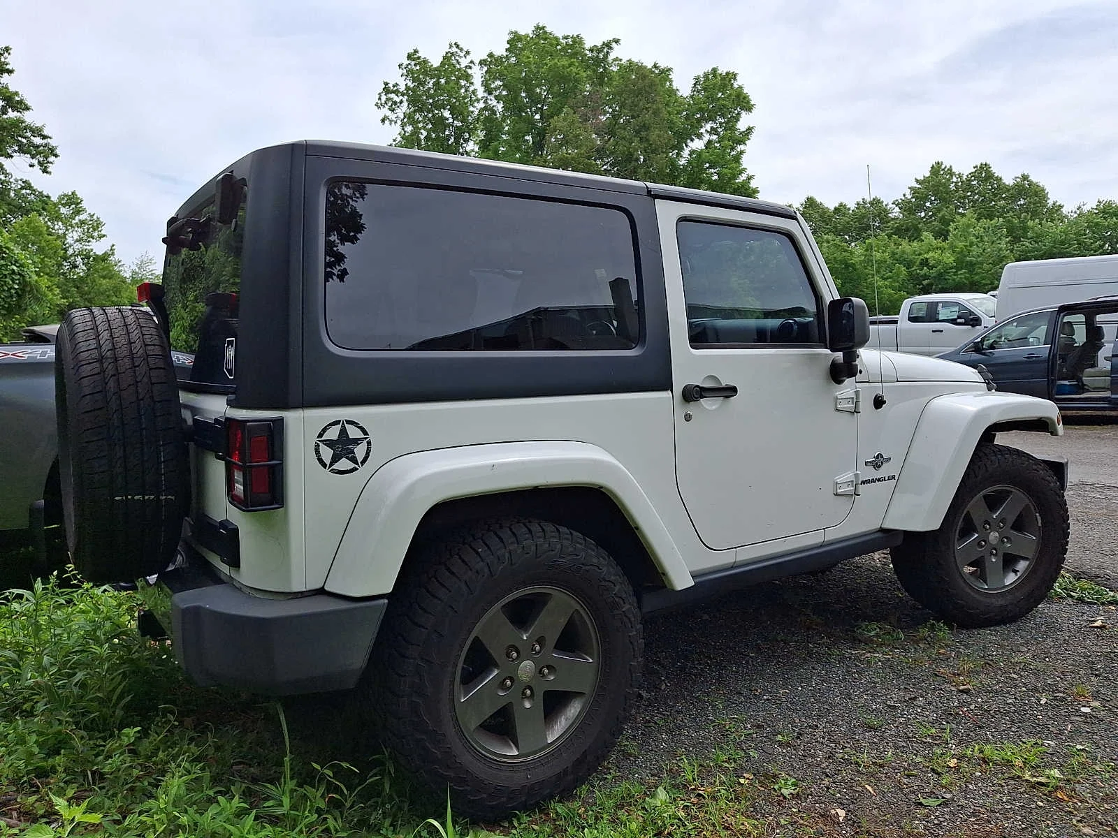 Used 2015 Bright White Clearcoat Jeep Freedom Edition image 3