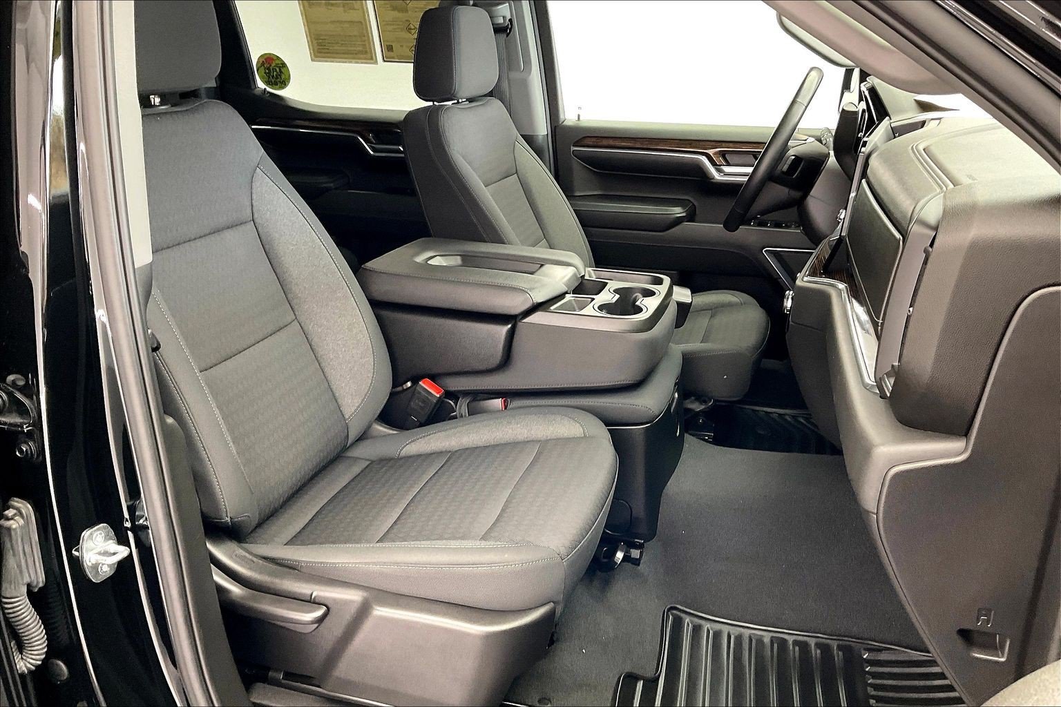 Used 2023 Onyx Black GMC Elevation image 6