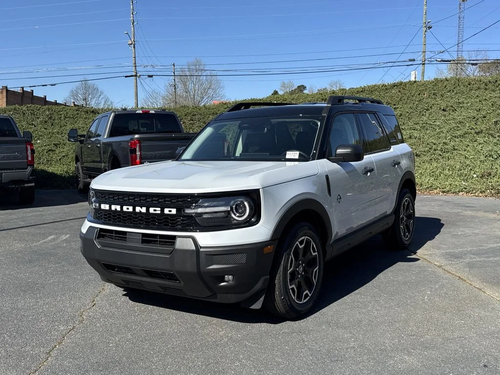 New 2026 White Ford Outer Banks image 3
