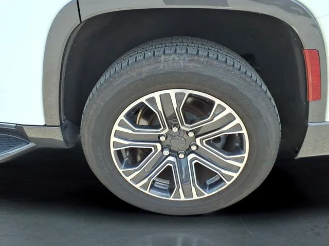 Used 2022 White Jeep Series III image 12