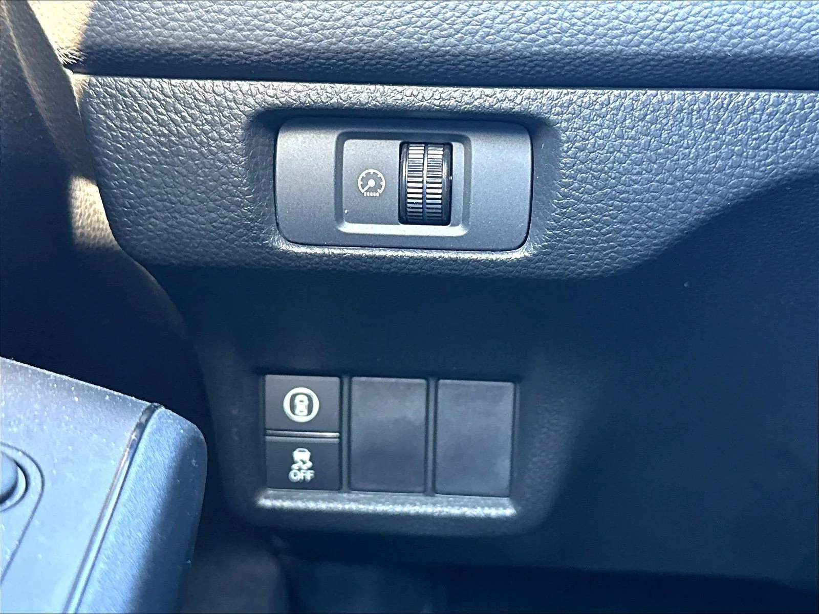 Used 2024 Lunar Silver Metallic Honda LX image 40
