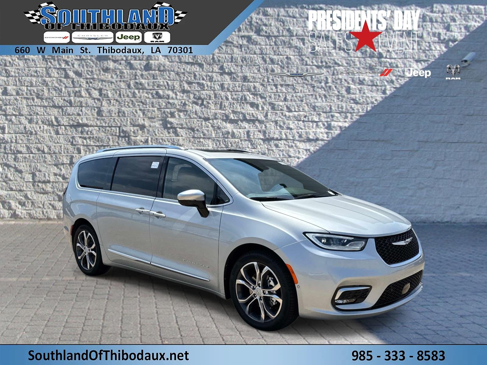 2026 Chrysler Pacifica Pinnacle's photo