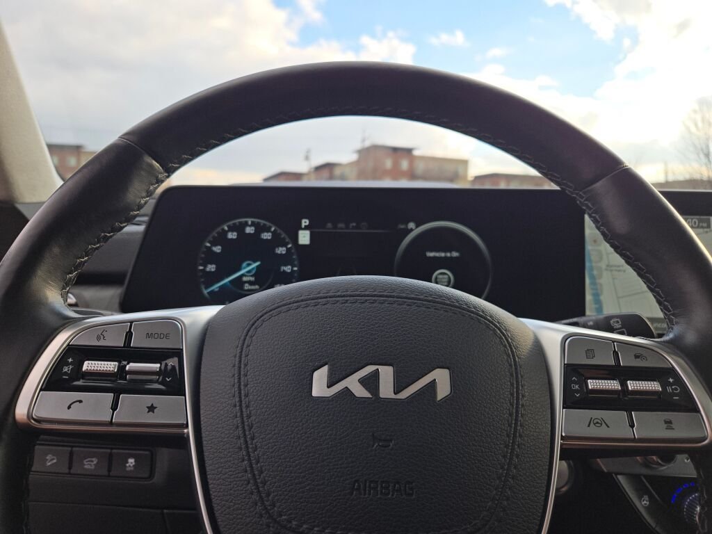 Used 2023 Black Kia SX X-Line image 38