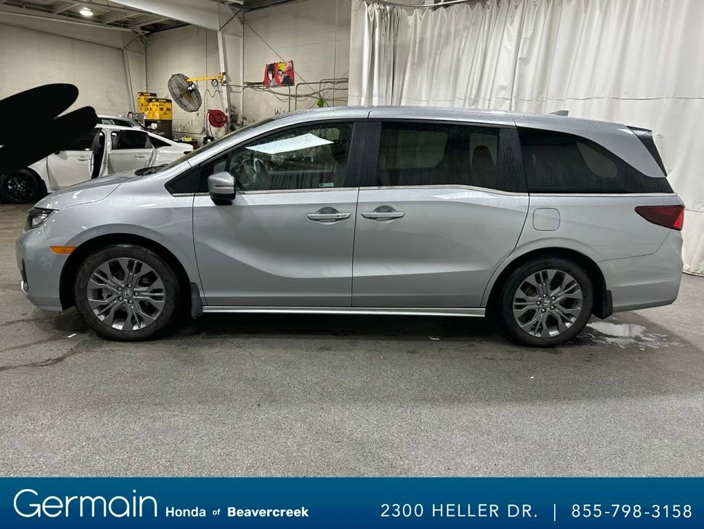 Certified Used 2026 Solar Silver Metallic Honda Touring image 36