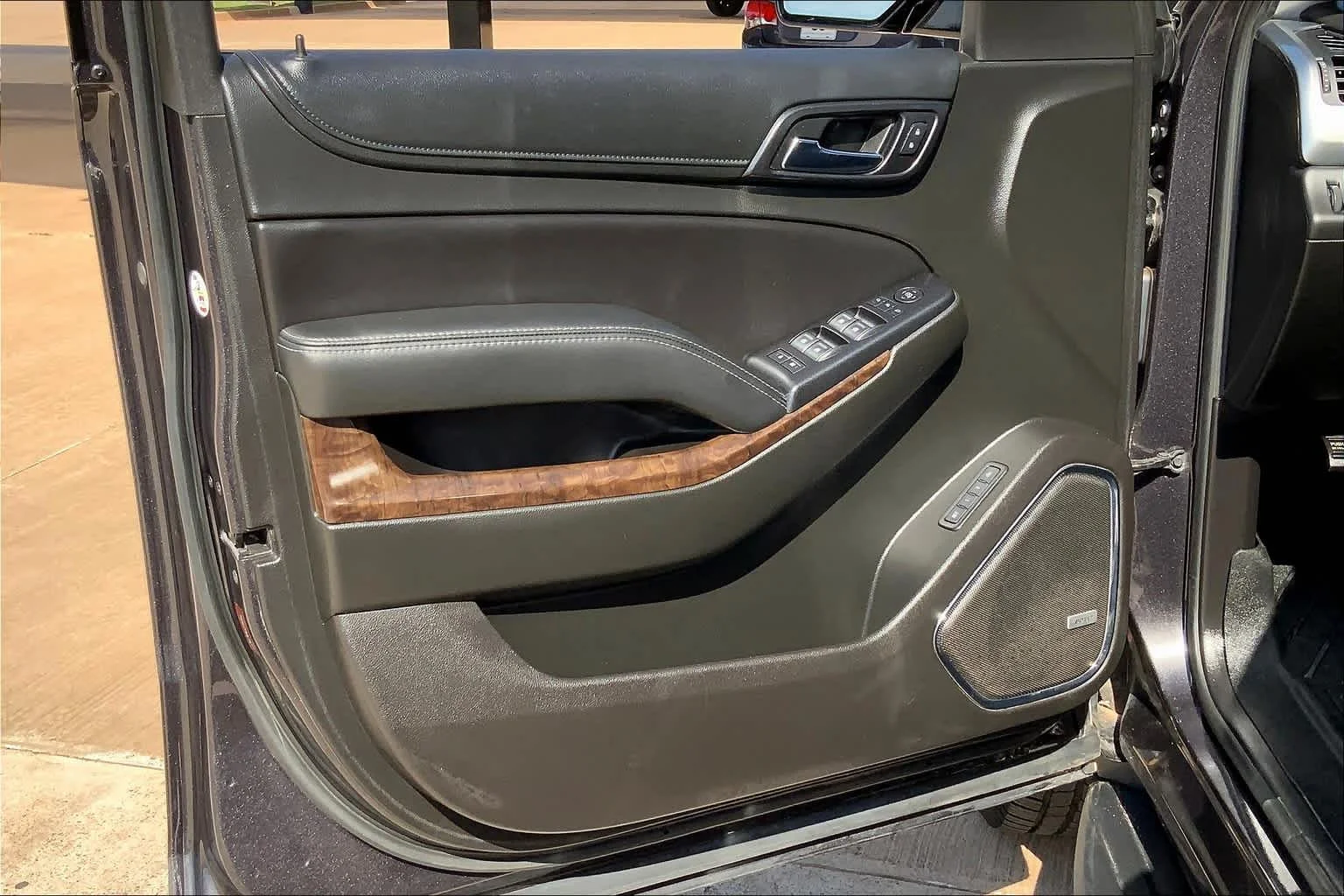 Used 2018 TUNGSTEN METALLIC Chevrolet LT image 19