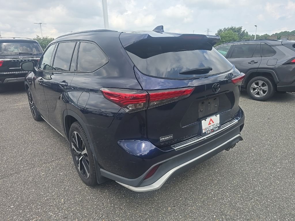 Used 2022  Toyota XSE image 7