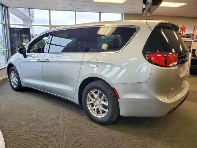 New 2026 Silver Mist Clear-Coat Exterior Paint Chrysler LX image 3