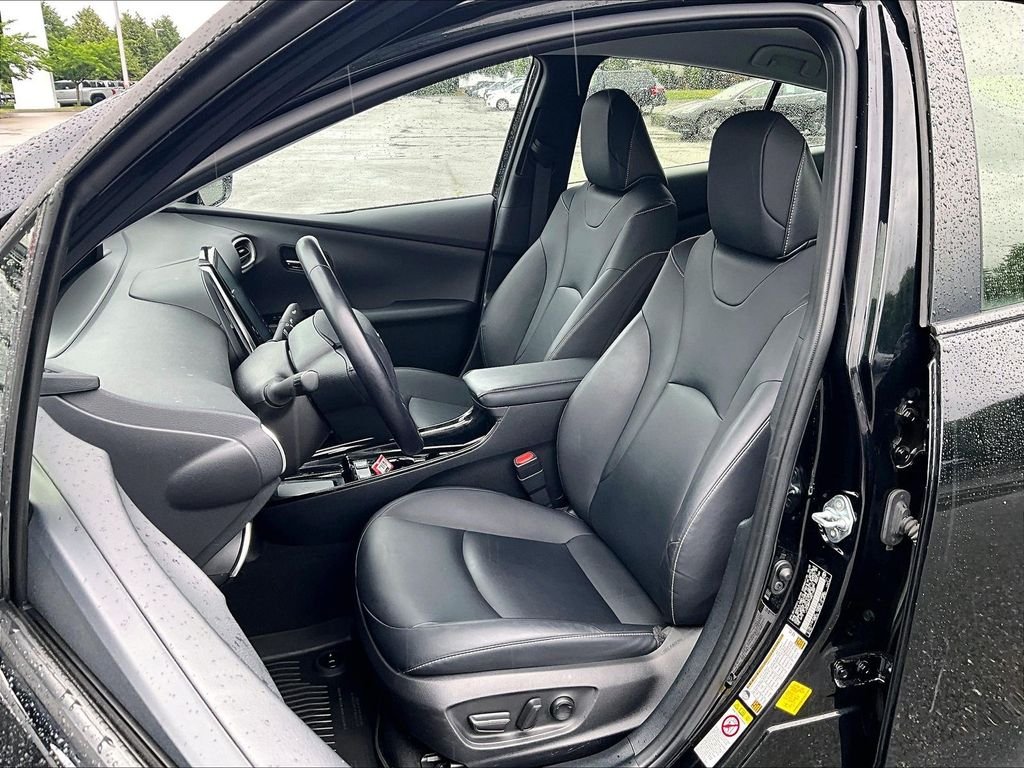 Used 2022 Black Toyota XLE image 10