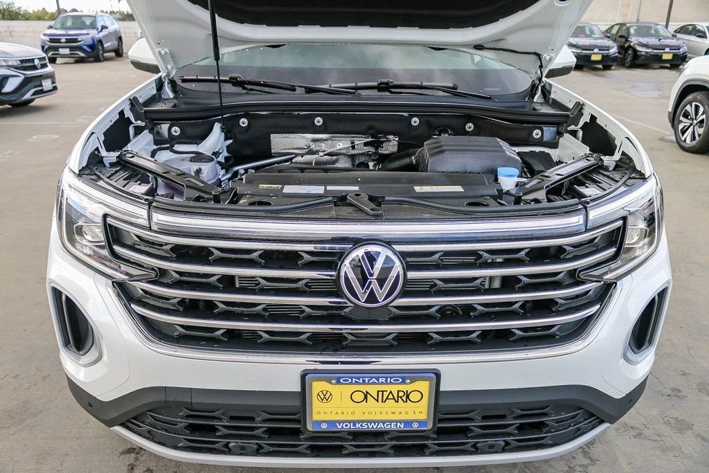 New 2026 White Volkswagen 2.0T SE w/Technology image 30