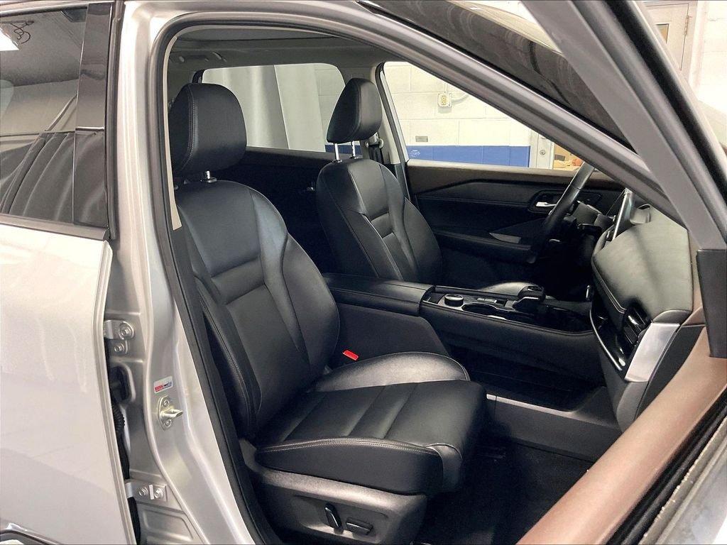 Certified Used 2023 Silver Nissan SL image 11
