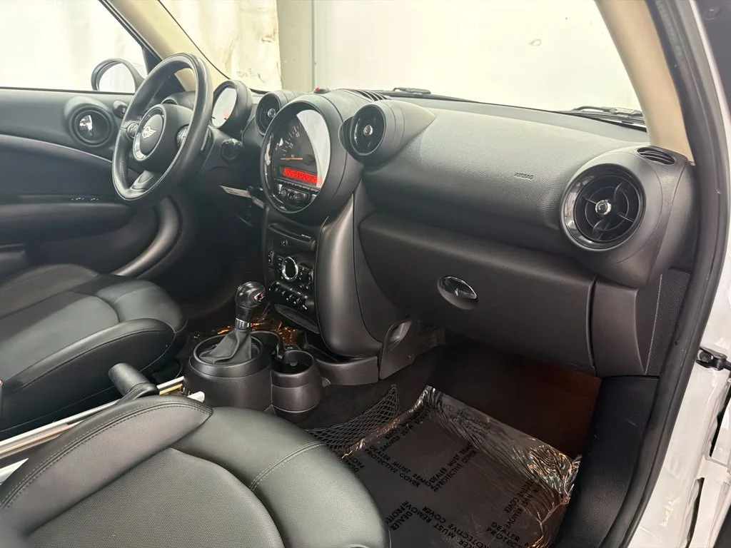 Used 2015 White MINI Base image 17