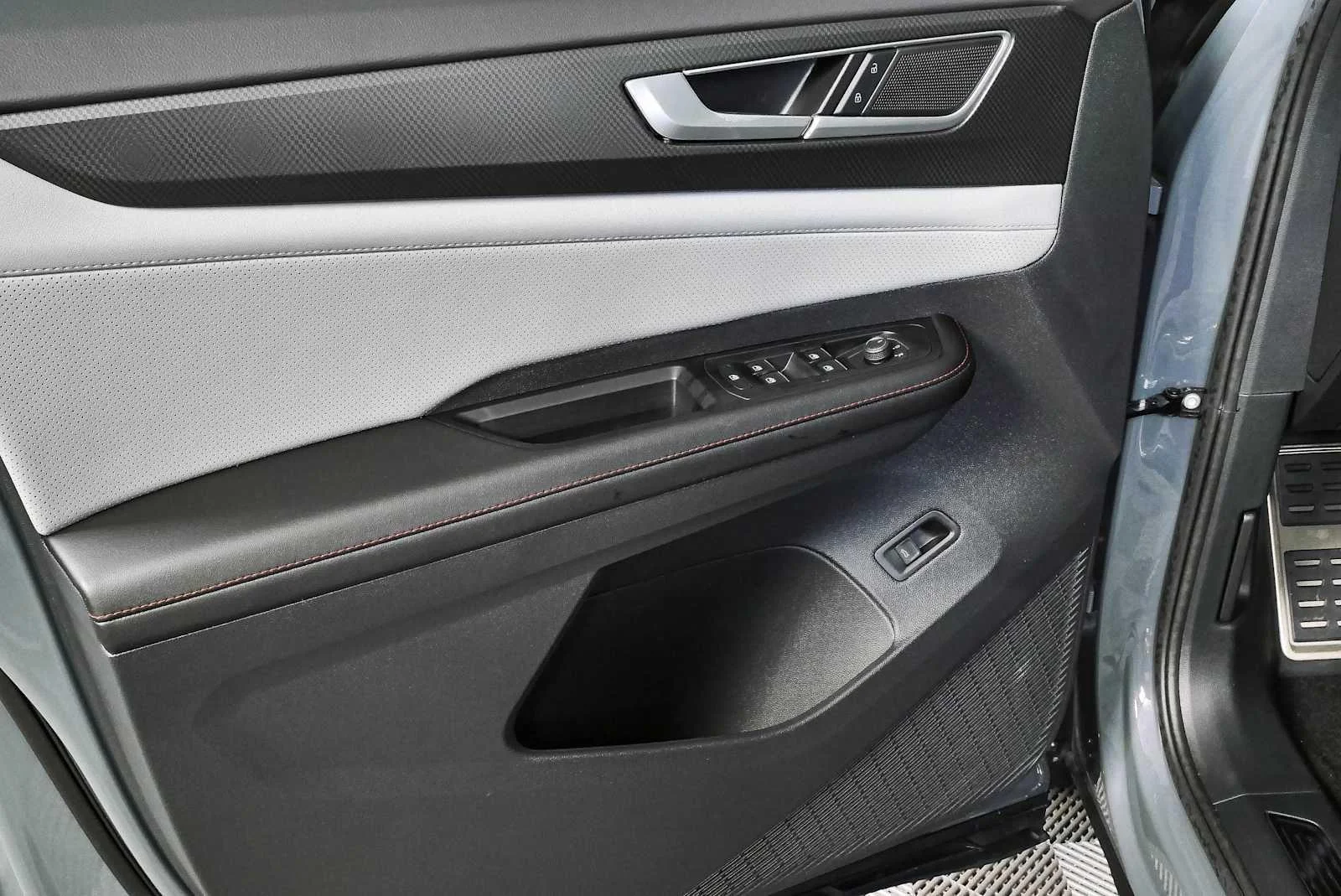 New 2026 Pure Gray Volkswagen 2.0T Peak Edition image 8