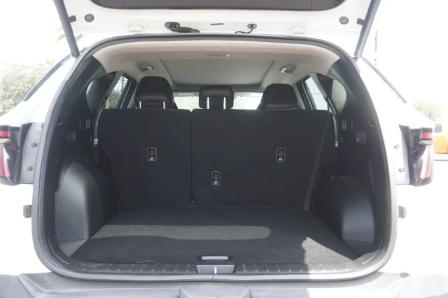 Used 2023  Hyundai Limited image 9