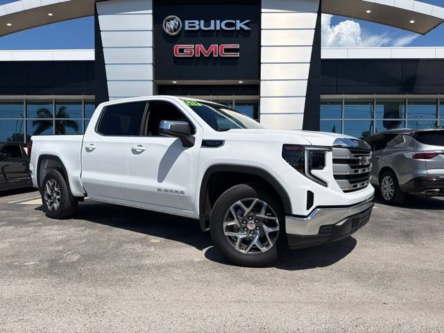 New 2026 Summit White GMC SLE image 1
