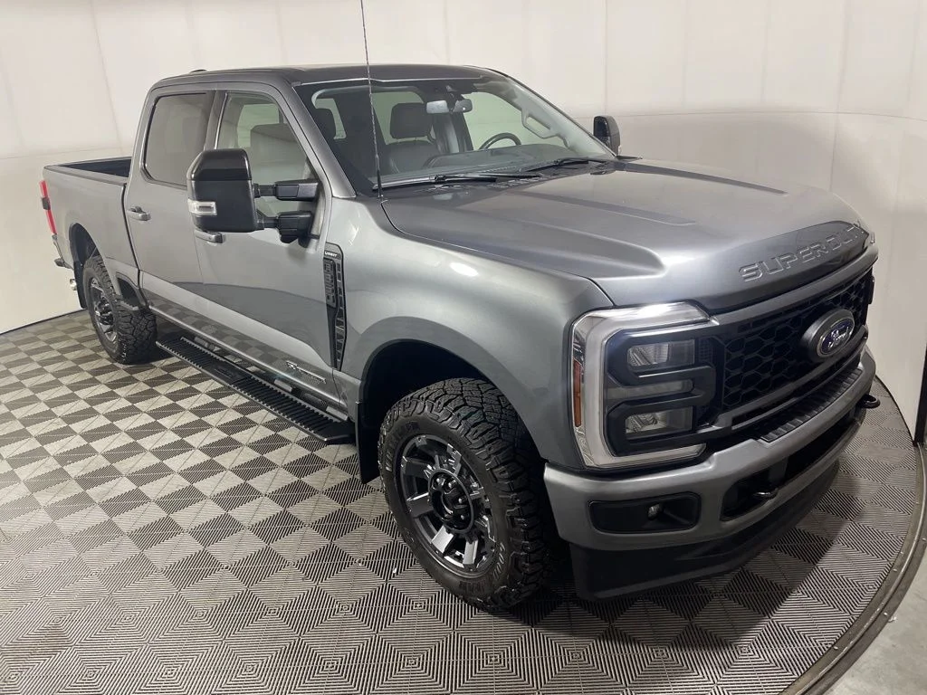 2024 Ford F-350 Lariat 4x4 Crew Cab 160 in SRW's photo