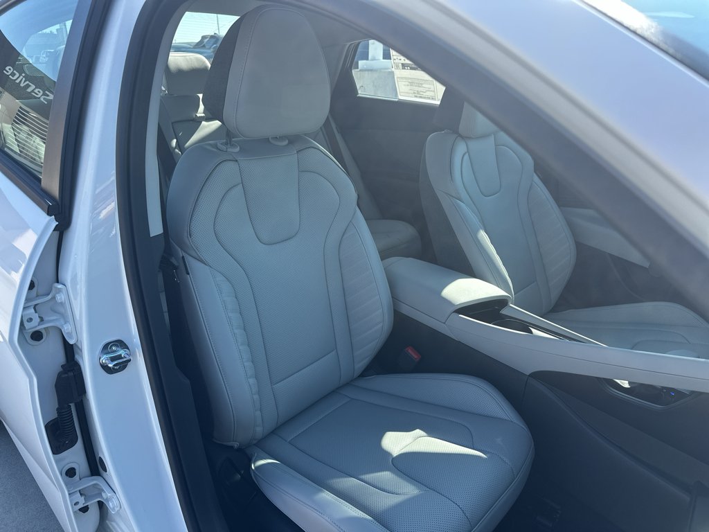 New 2026 Serenity White Hyundai Limited image 32