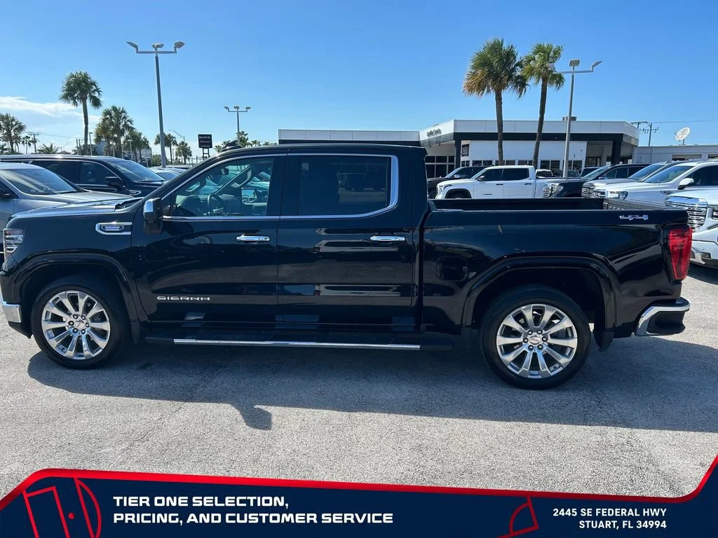 Used 2023 Onyx Black GMC SLT image 4