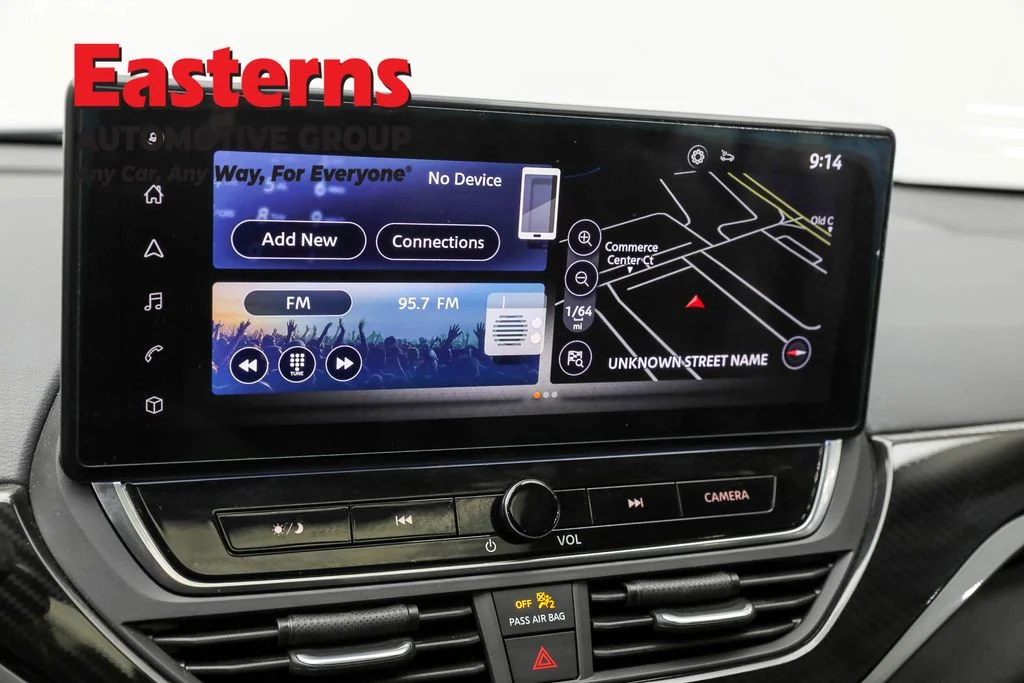 Used 2023 Red Nissan 2.5 SR image 19