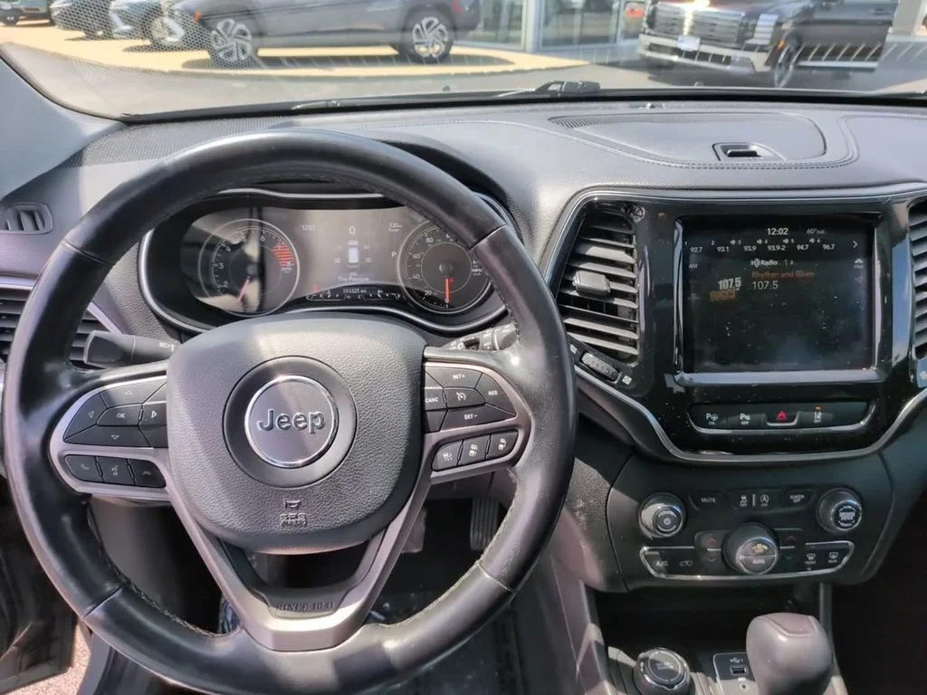 Used 2020 Gray Jeep Limited image 25