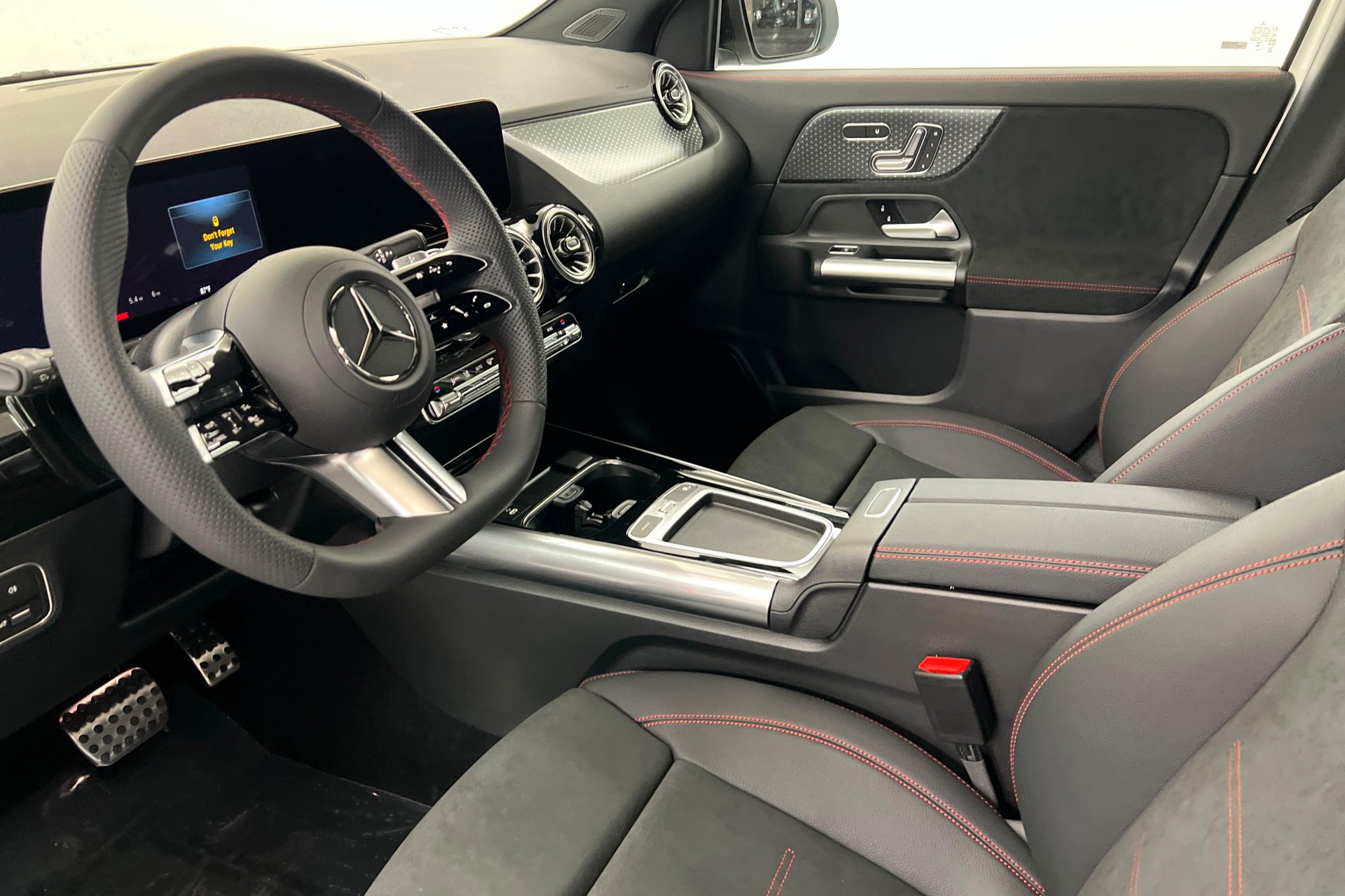 New 2026 Polar White Mercedes-Benz GLA 250 image 16