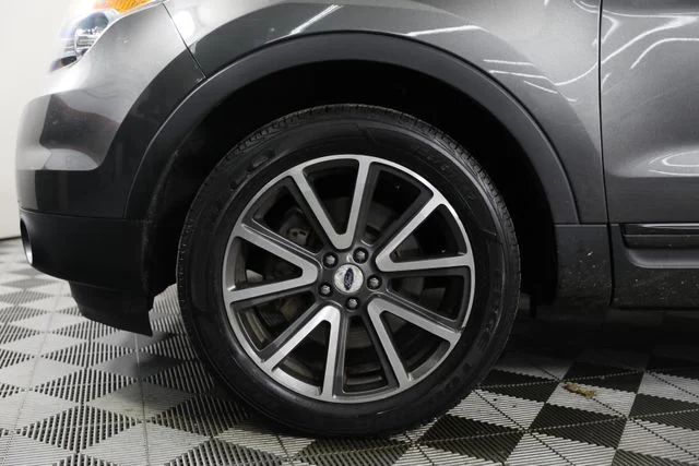 Used 2015  Ford XLT image 10