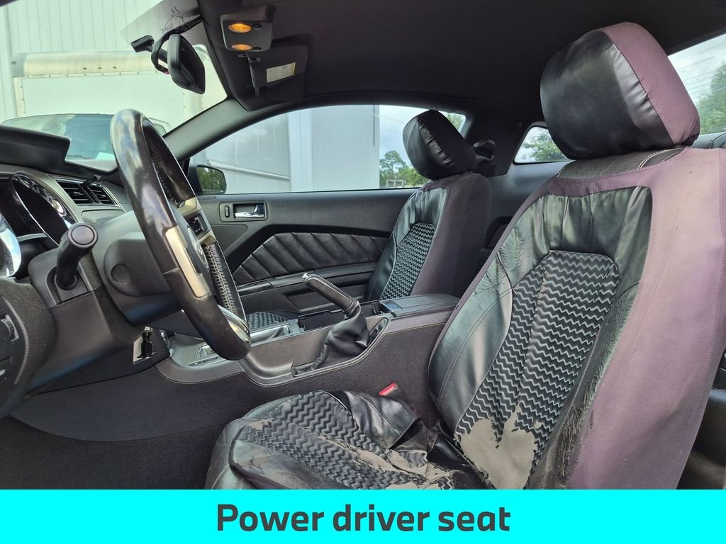 Used 2010  Ford GT Premium image 16