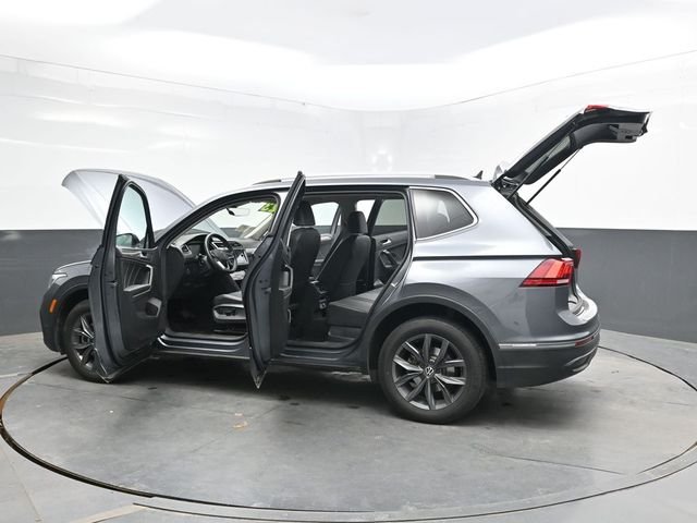 Used 2023 Gray Volkswagen 2.0T SE image 39