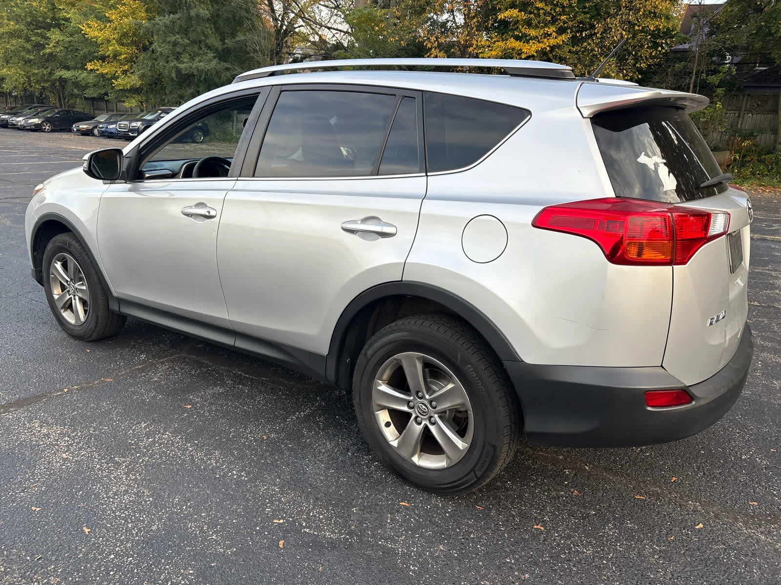 Used 2015 Classic Silver Metallic Toyota XLE image 5