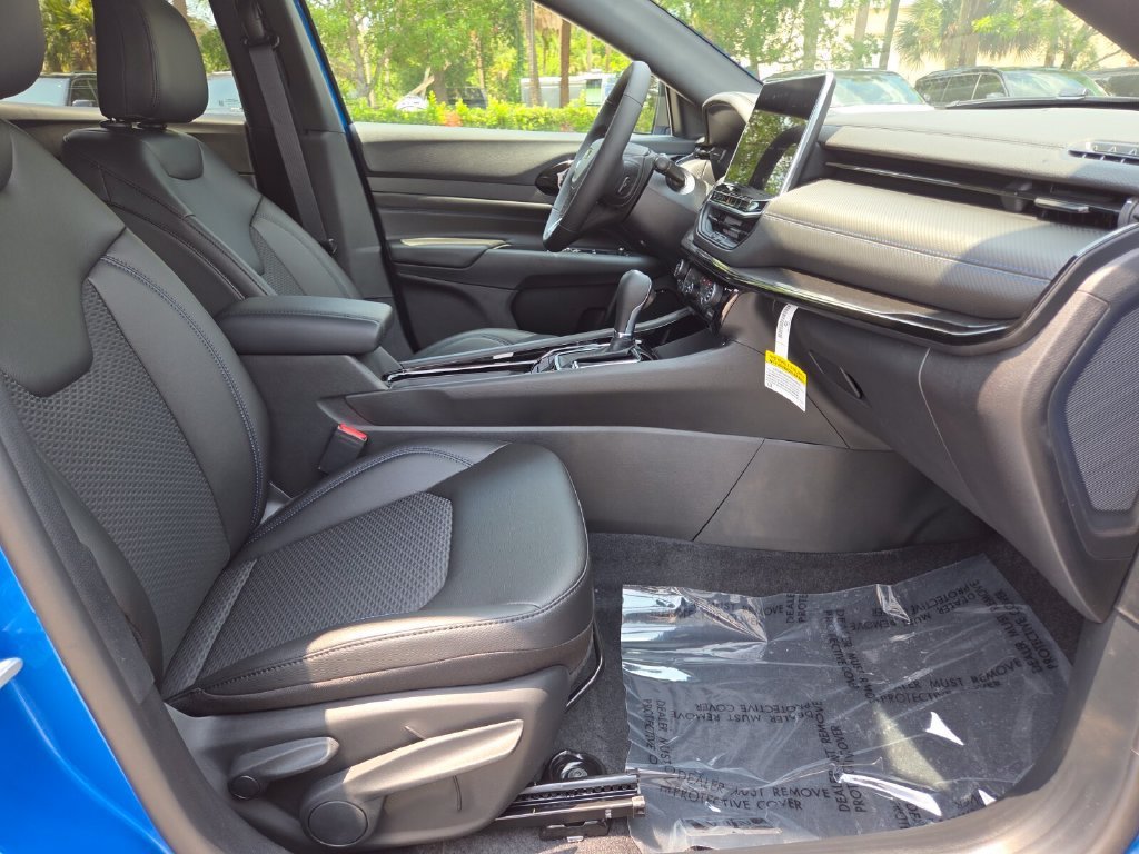 New 2026 Hydro Blue Pearl-Coat Exterior Paint Jeep Latitude Altitude image 15