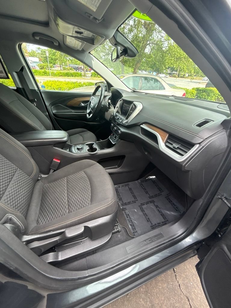 Used 2020 GRAPHITE GRAY METALLIC GMC SLE image 26