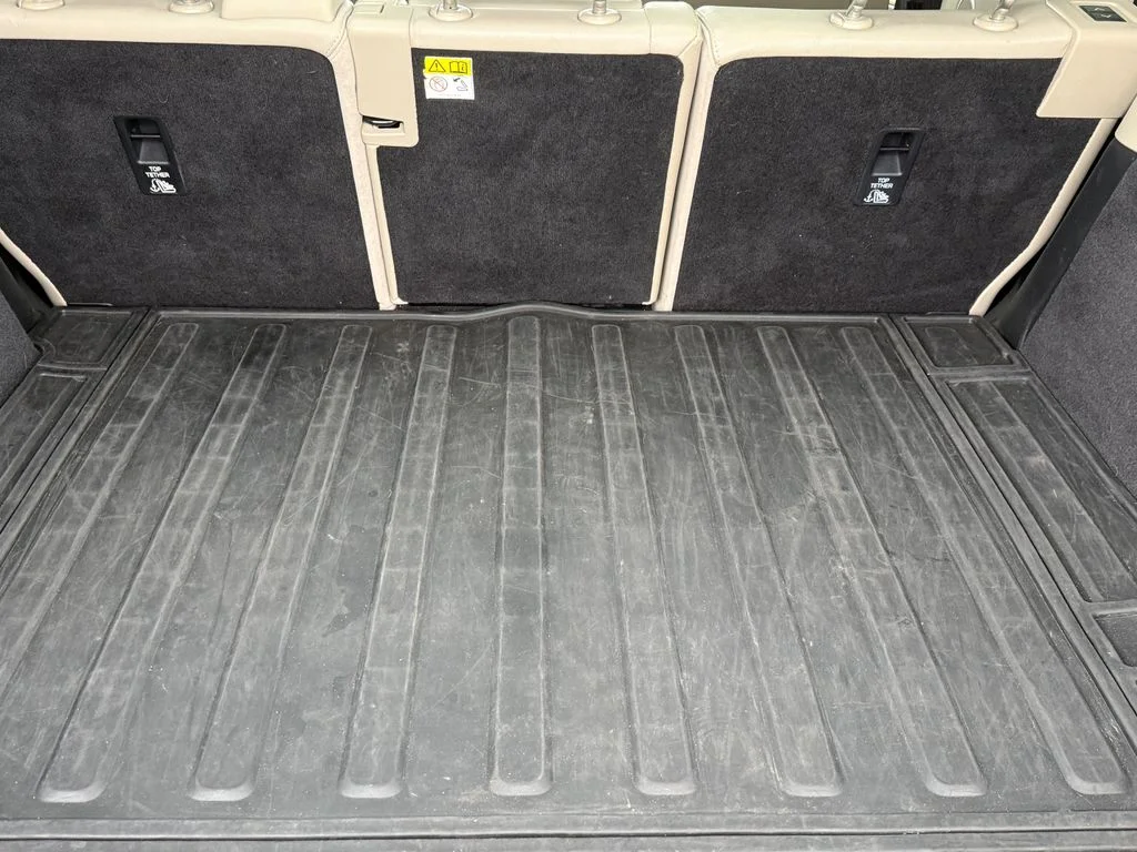 Used 2018 Black Land Rover HSE image 22