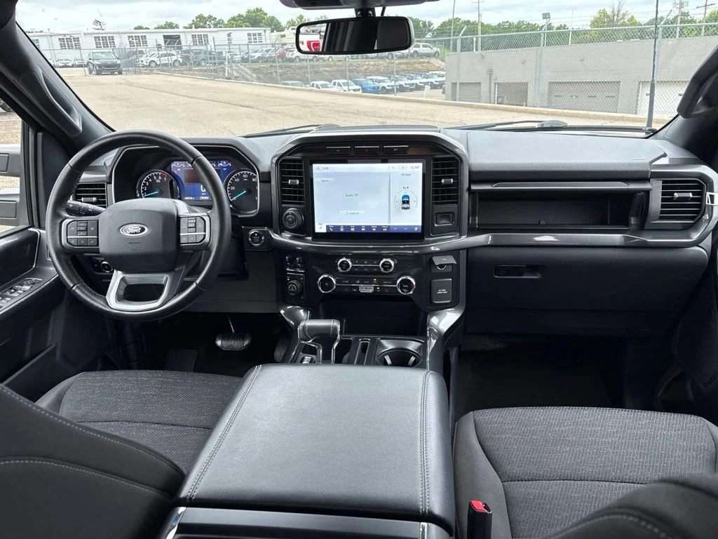 Used 2023 Blue Ford XLT image 10