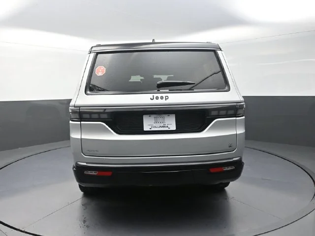 New 2026 Silver-Zynith Exterior Paint Jeep 85th Anniversary Edition image 7