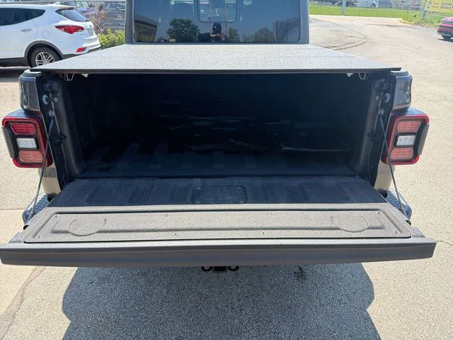 Used 2021 Gray Jeep Overland image 21