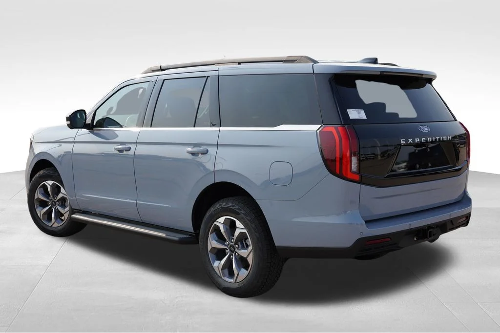 New 2027 Glacier Gray Metallic Tri-Coat Ford Active image 5