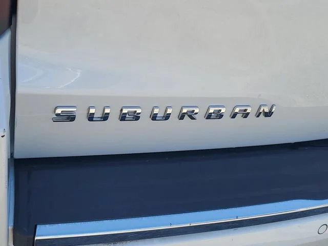 Used 2016 IRIDESCENT PEARL TRICOAT Chevrolet LTZ image 29
