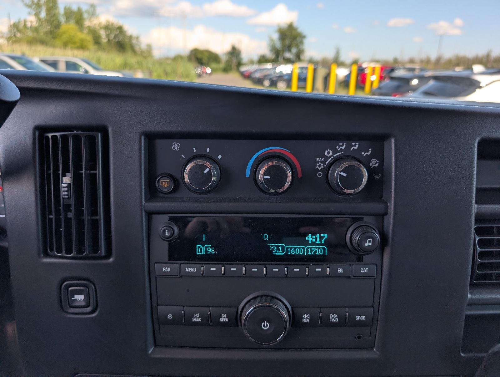 Used 2025  GMC 2500 image 14