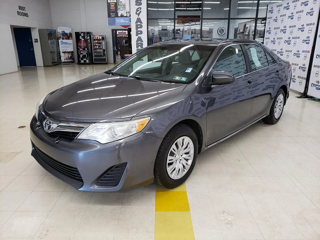 Used 2013 Magnetic Gray Metallic Toyota LE image 3