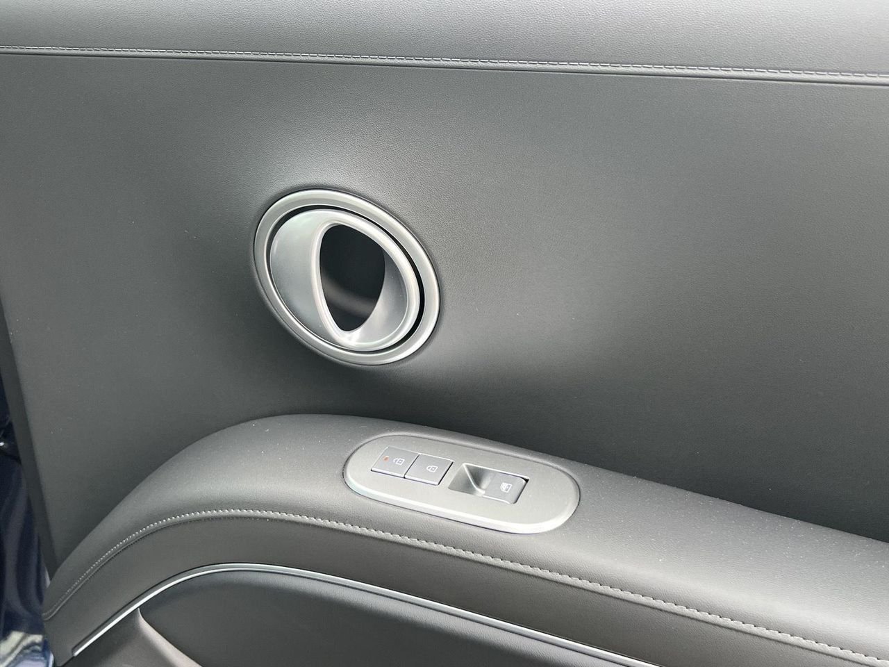 New 2026 Classy Blue Pearl Hyundai SEL Premium 8P image 19