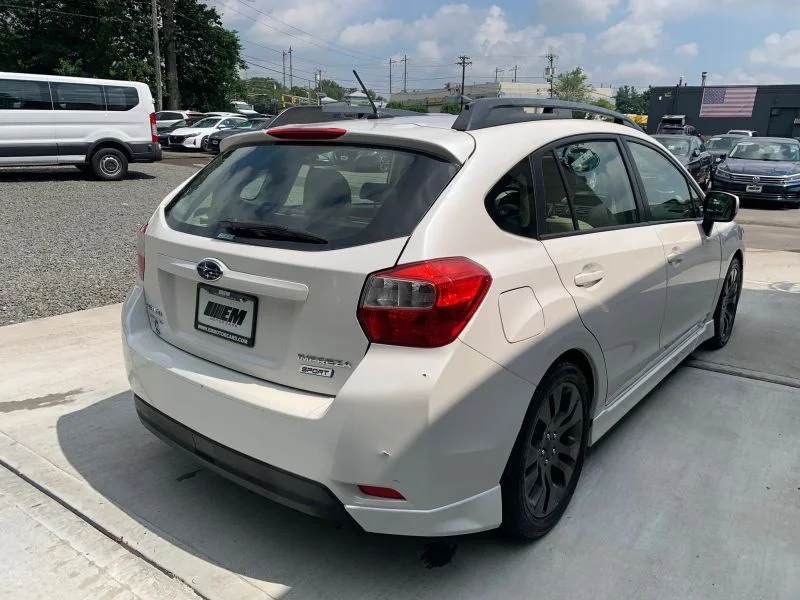 Used 2012 White Subaru 2.0i Sport Limited Wagon 4D image 15