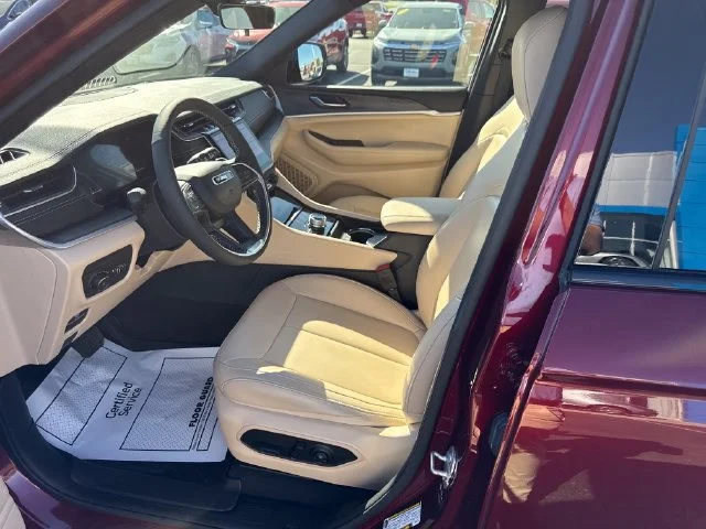 Used 2025 Red Jeep Limited 4x4 image 11