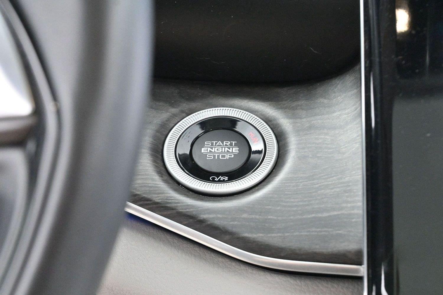 Used 2022 Velvet Red Pearlcoat Jeep Overland image 27