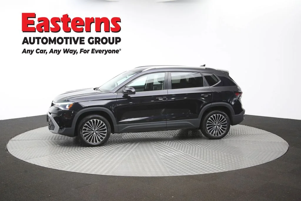 Used 2025 Black Volkswagen 1.5T SE image 57