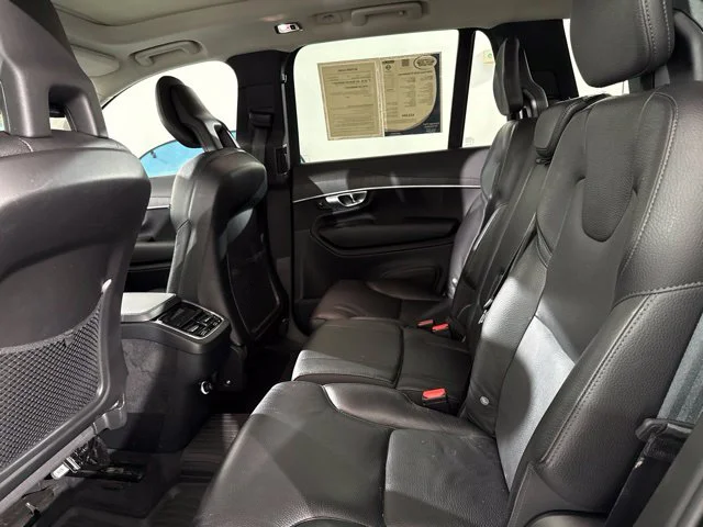 Used 2020 Silver Volvo T6 Momentum image 17