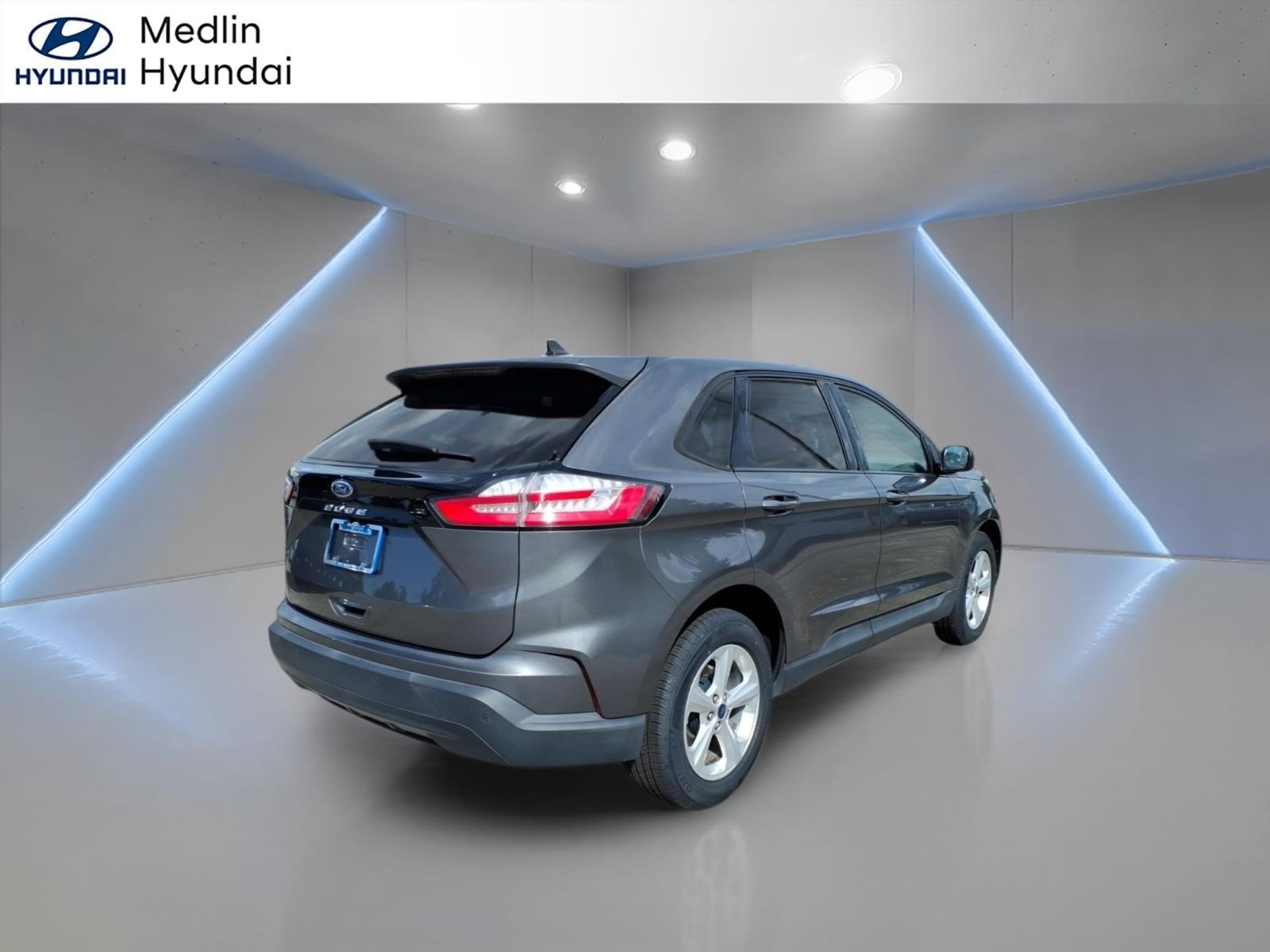 2021 Ford Edge SE - Photo 3