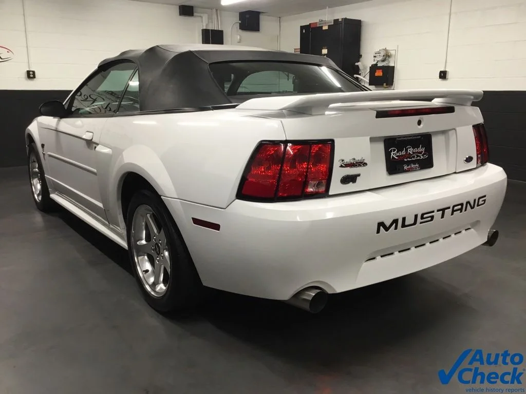 Used 2003 White Ford GT image 19